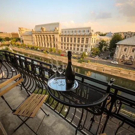 Moonlight River With Balcony Old Town *