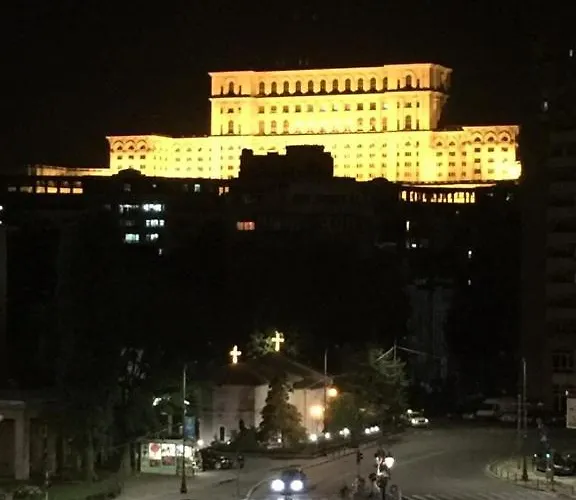Moonlight River With Balcony Old Town Апартаменты Бухарест