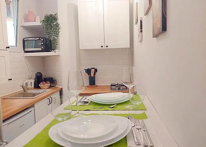 Moonlight River With Balcony Old Town Апартаменты Бухарест