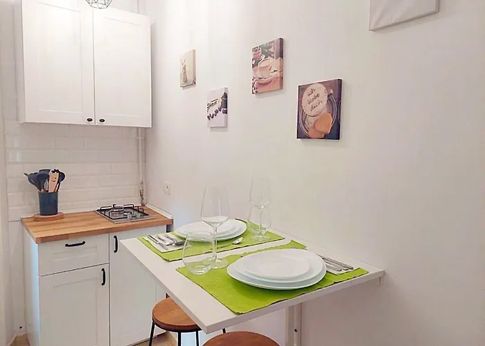 Moonlight River With Balcony Old Town Apartamento Bucareste