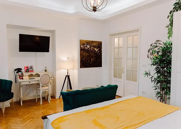 Апартаменты Moonlight River With Balcony Old Town *