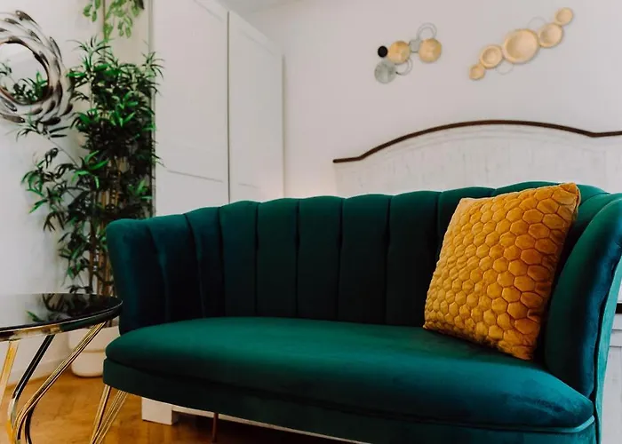 Moonlight River With Balcony Old Town *