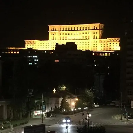 Moonlight River With Balcony Old Town Appartamento Bucarest