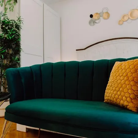 Moonlight River With Balcony Old Town *